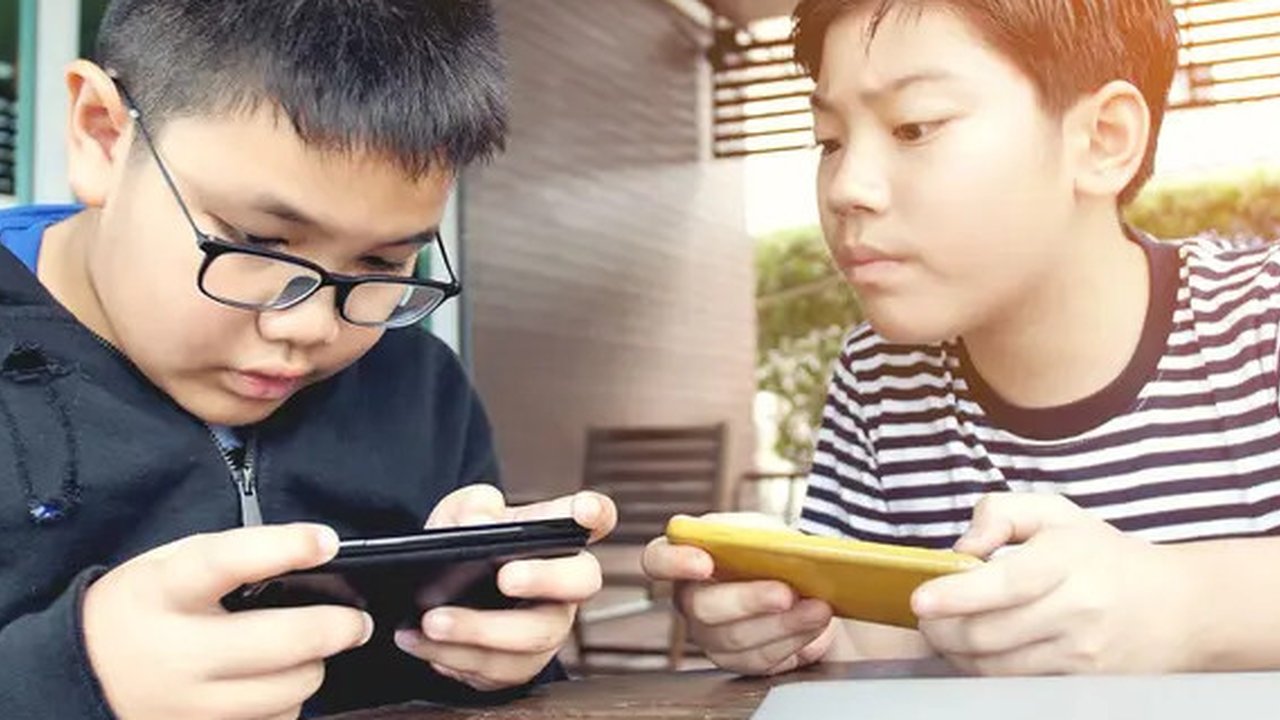 The landmark Social Media Minimum Age bill sets Australia up as a test case for a growing number of governments. But opponents warn that young people may be driven to unsafe parts of the web.