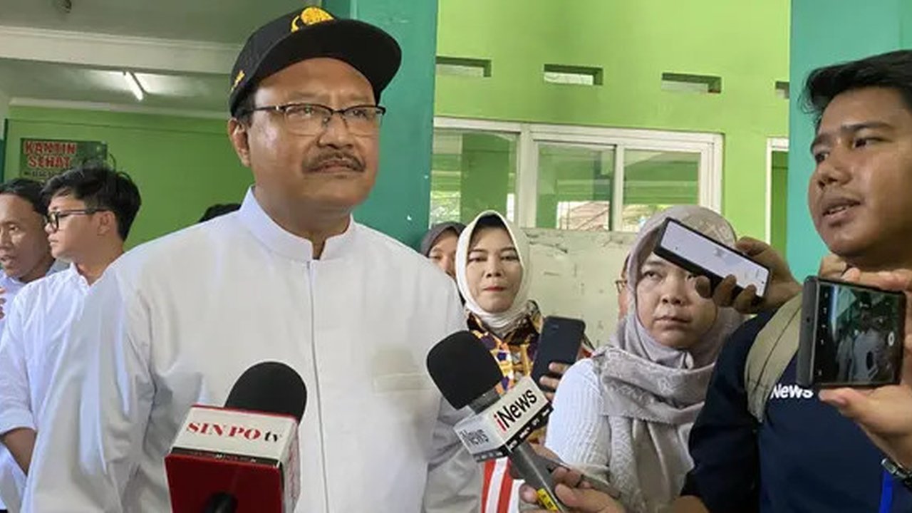 Menteri Sosial (Mensos) Saifullah Yusuf atau Gus Ipul saat meninjau langsung pelaksanaan berbagai program sosial yang menyasar kelompok rentan seperti permakanan lansia dan penyandang disabil