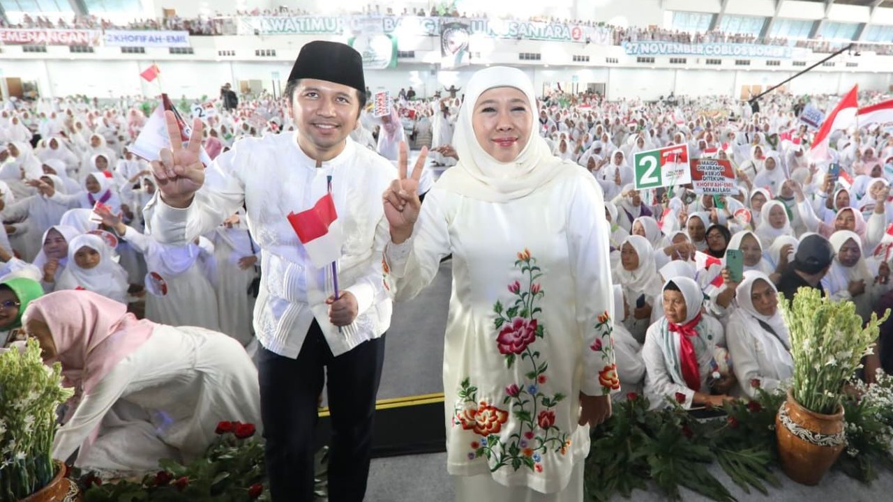 KHOFIFAH DAN EMIL DARDAK