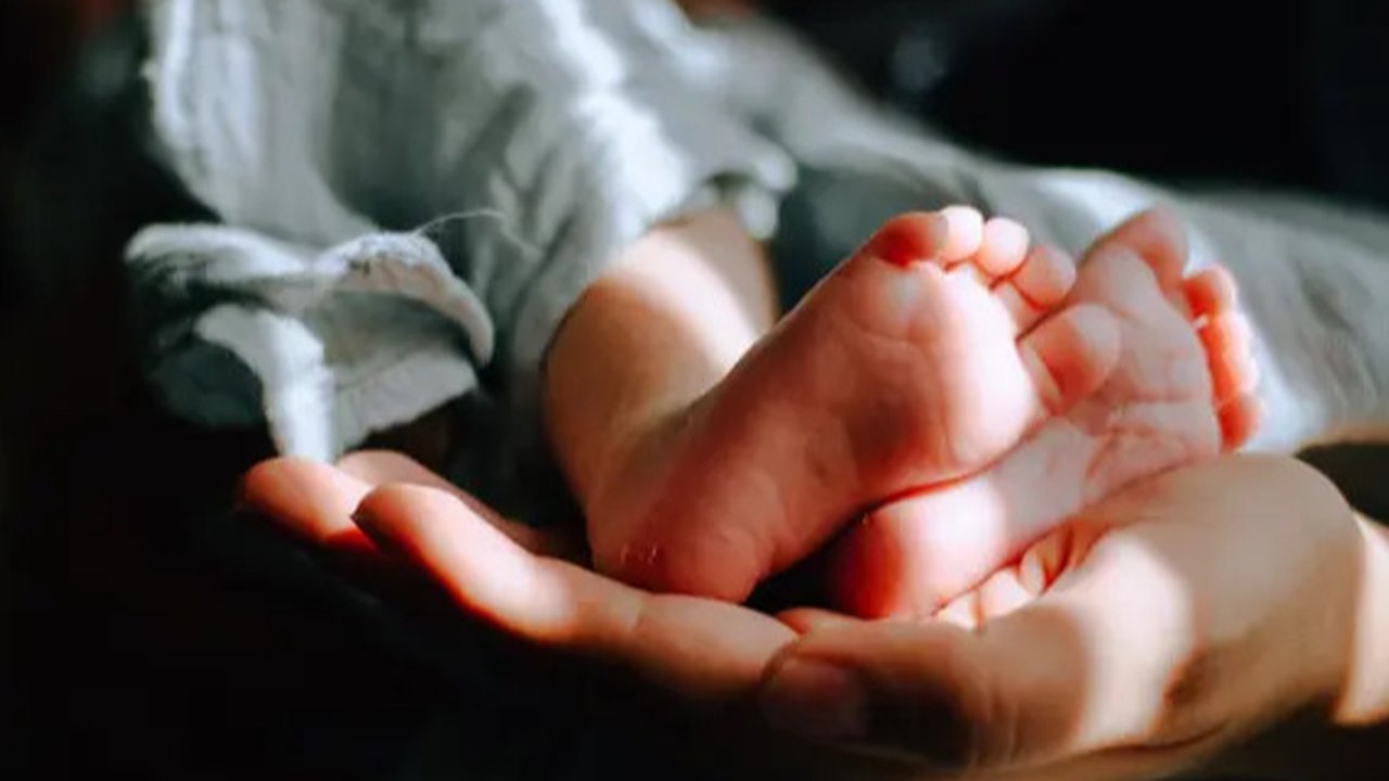 6 Bahaya Bedak Tabur Untuk Bayi, Pentingnya Menghindari Penggunaan Berlebih | copyright freepik