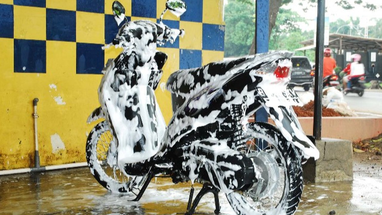 5 Kesalahan yang Sering Terabaikan Saat Memanaskan Mesin Setelah Mencuci Motor