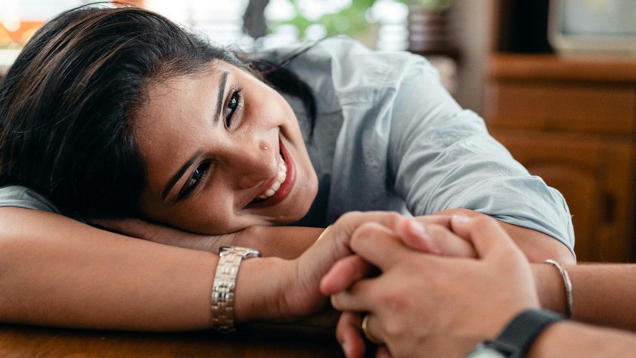 Kata-kata lucu suami istri yang romantis.