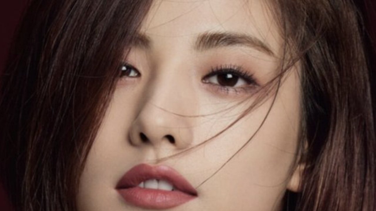 Rambut bob yang ditata sedemikian rupa membingkai wajah imutnya. [Foto: instagram/ High Cut]