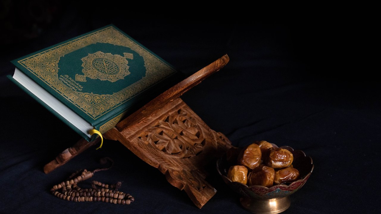 Cara Baca Yasin Malam Jumat, Berikut Hukum dan Keutamaannya