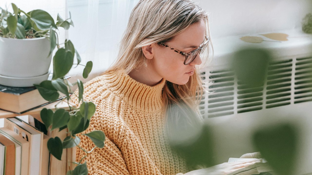 Fakta Mengejutkan: Orang Cerdas Cenderung Suka Menyendiri, Ini Alasannya