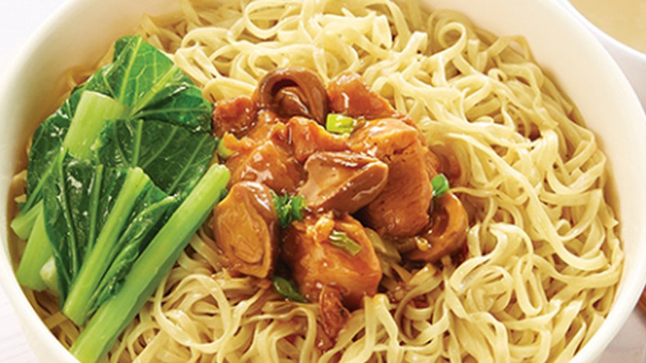 <p>Bakmi Special GM, bakmi khas GM dengan potongan ayam dan jamur dengan saus special GM, dilengkapi caisim dan kuah gurih yang jadi salah satu favorit menu Bakmi GM. (Dok Bakmi GM)</p>