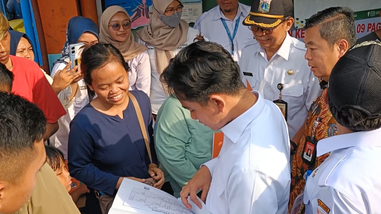 Gibran Tinjau lokasi kebakaran kemayoran