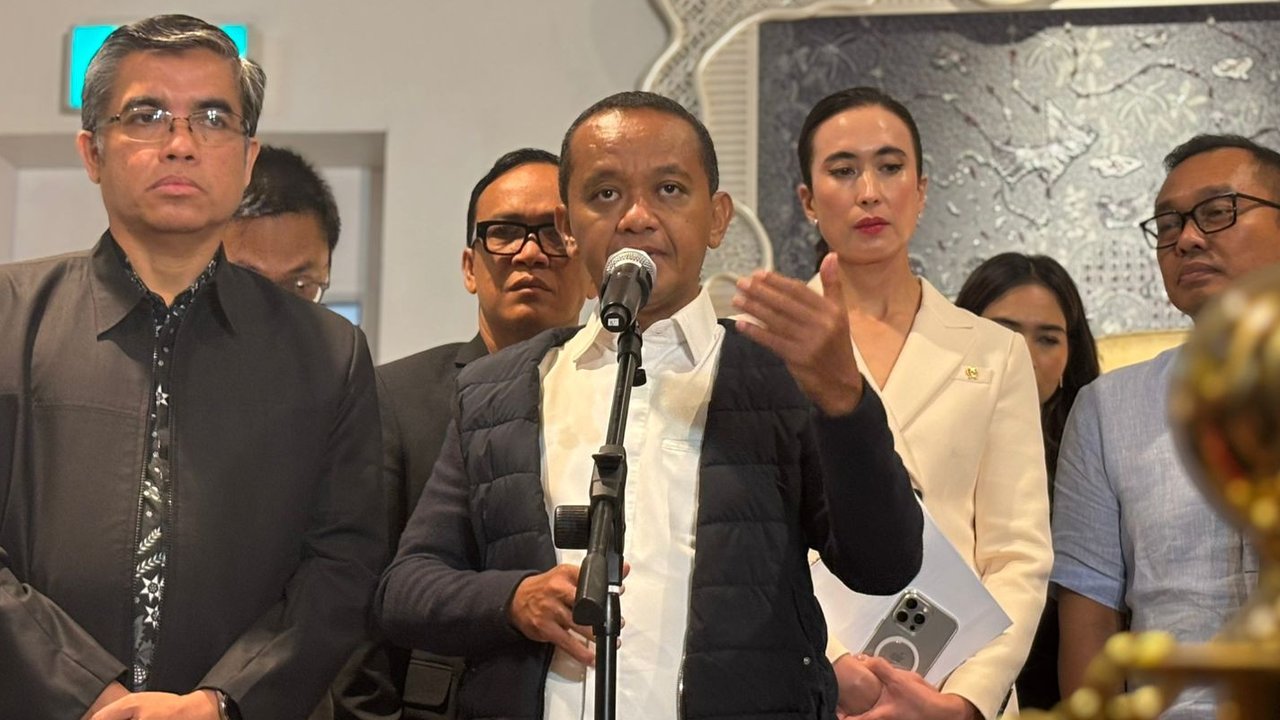 Menteri Energi dan Sumber Daya Mineral (ESDM) Bahlil Lahadalia menargetkan penyelesaian regulasi terkait skema subsidi BBM dalam dua pekan (dok: Tira)