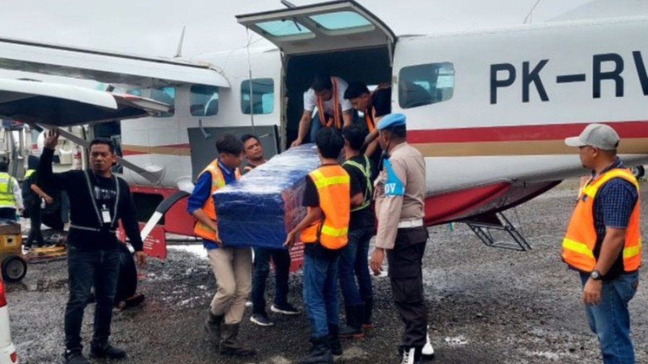 Aparat gabungan TNI Polri kembali menemukan jenazah korban pembantaian KKB Papua di Kali I Distrik Dekai, Kabupaten Yahukimo. (dok Polda Papua)