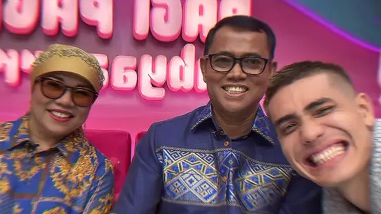 Potret Kedekatan Aisar Khaled, Haji Faisal dan Dewi Zuhriati (Sumber; Instagram/aisar_khaledd)