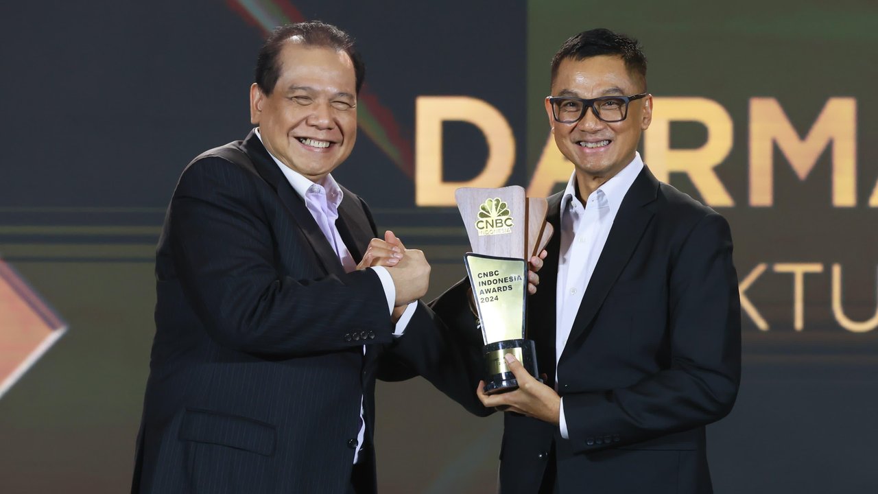 Dirut PLN Darmawan Prasodjo Kembali Dinobatkan Jadi CEO Of The Year 2024