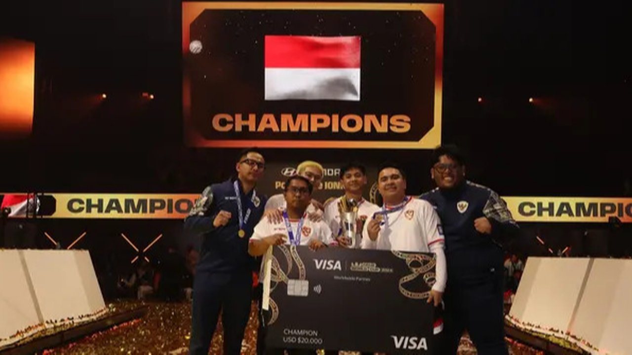 Timnas Indonesia berhasil meraih gelar juara FIFAe World Cup 2024 kategori konsol, setelah mengalahkan Brasil di final yang berlangsung di SEF Arena, Riyadh, Arab Saudi, Kamis (12/12/