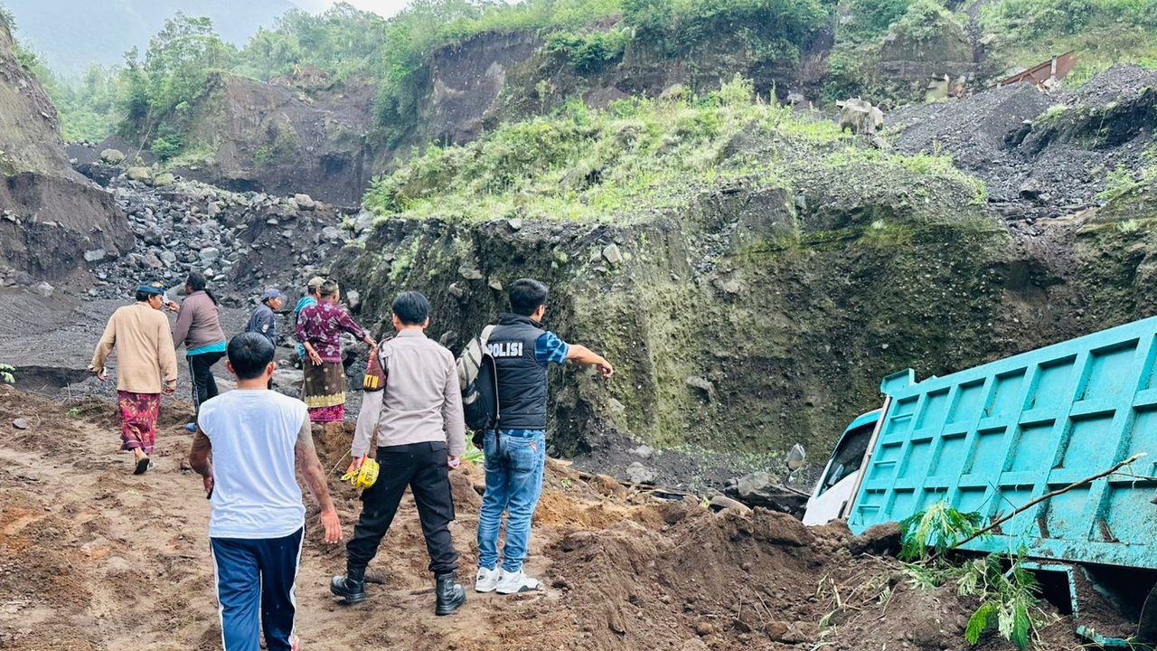 Penambang Batu dan Pasir Tewas Akibat Tebing Setinggi 30 Meter Longsor
