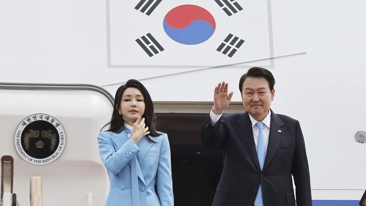South Korean President Yoon Suk Yeol addressed the nation before an impeachment vote. In an address, he apologized for declaring martial law earlier in the week.