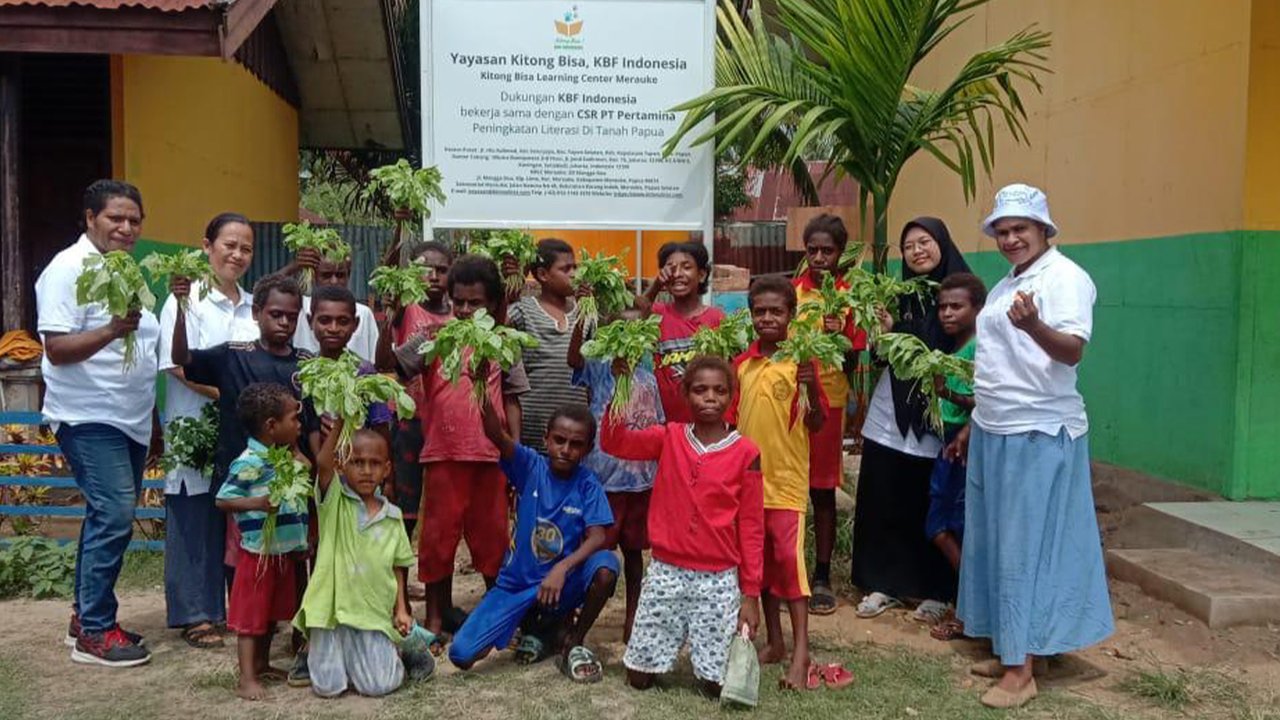 Anak-anak Merauke, Papua antusias menyambut pelaksanaan Program Makan Bergizi Gratis.
