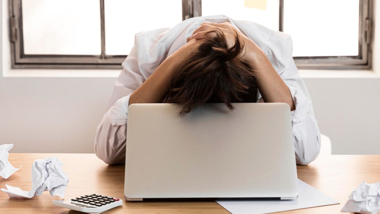 Ketika Pekerjaan Menjadi Beban: Memahami Sindrom Burnout dan Dampaknya pada Kesehatan Mental