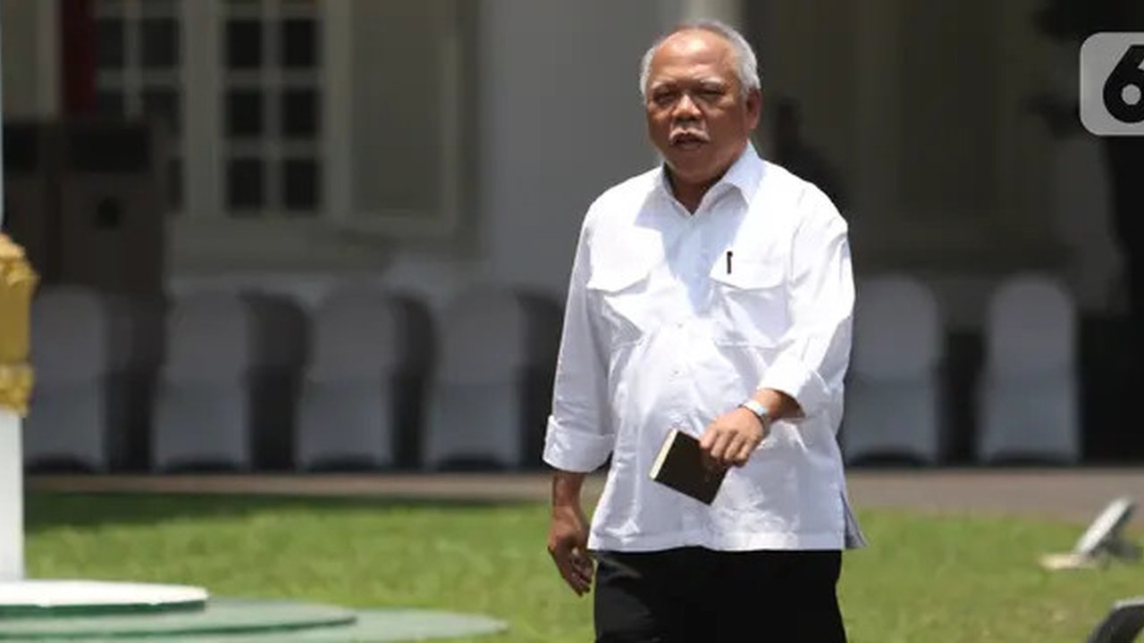 Menteri PUPR 2014-2019 Basuki Hadimuljono tiba di Kompleks Istana Kepresidenan di Jakarta, Selasa (22/10/2019). Basuki Hadimuljono mengaku dihubungi Menteri Sekretaris Negara untuk datang ke