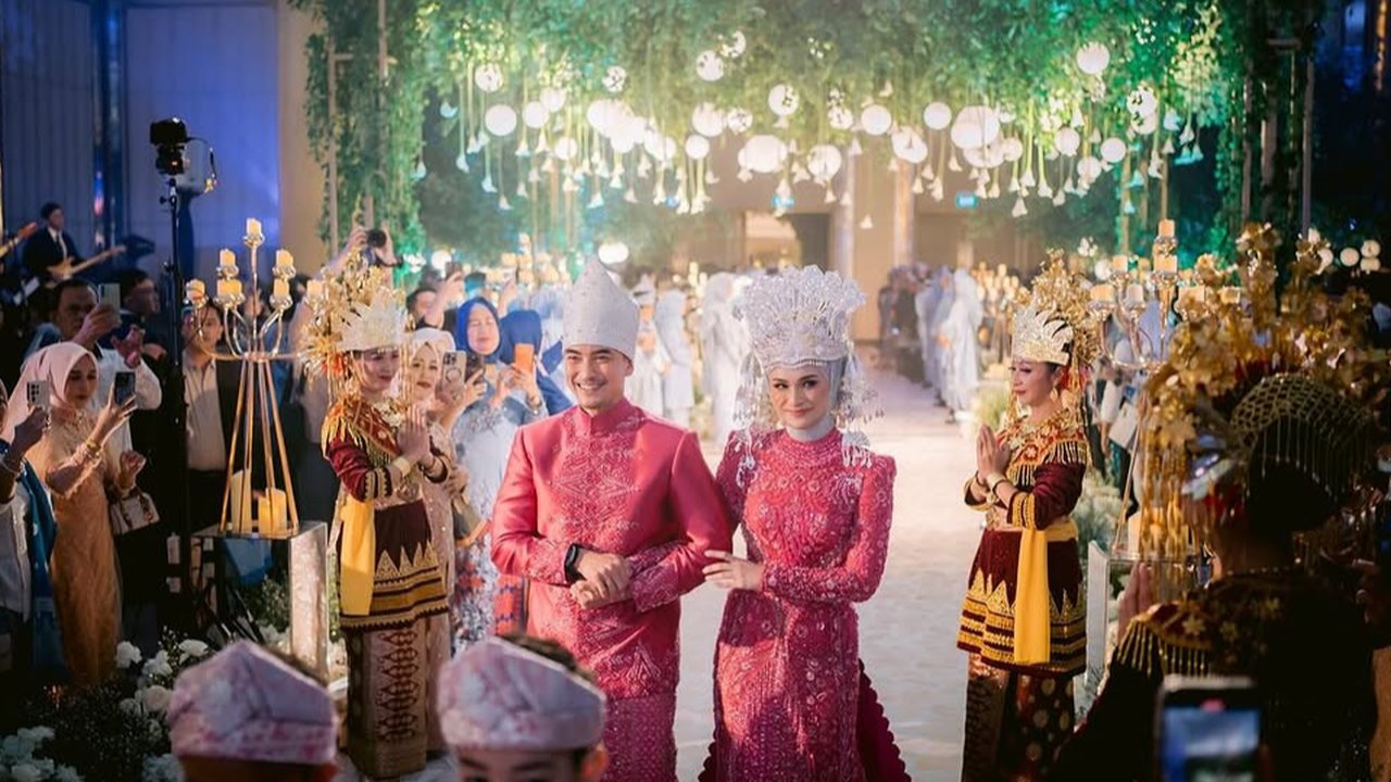Penampilan Desy Ratnasari di Resepsi Pernikahan Putri Zulhas Jadi Sorotan, Disebut Awet Muda