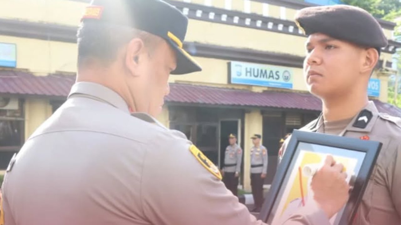 Pemecatan personel Polri di Makassar