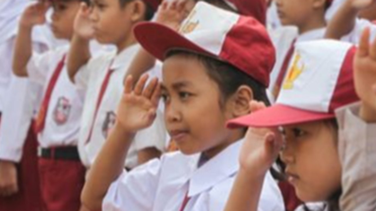 Totalitas, Aksi Siswa SD Ini Cosplay Ibu Pejabat Curi Perhatian