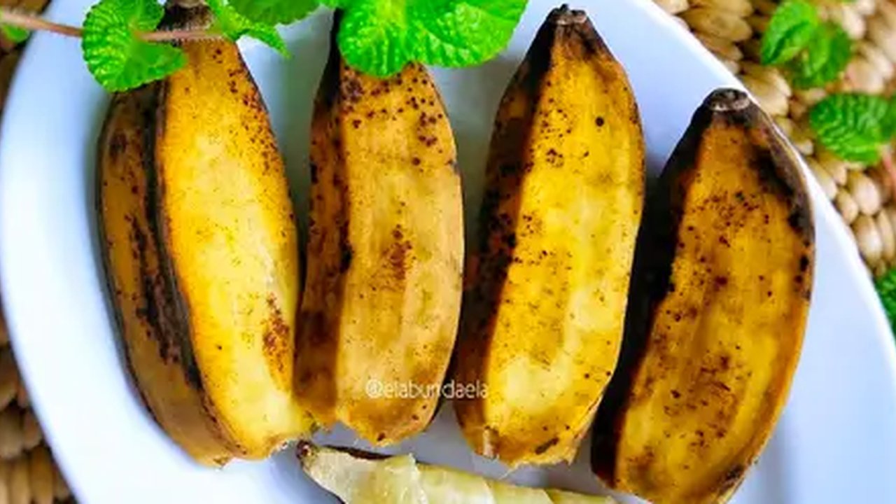 Ilustrasi pisang kepok rebus.