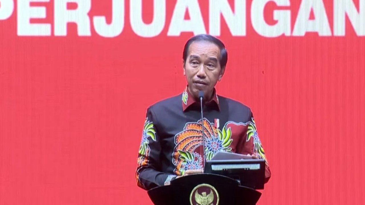 Jokowi memulai karier politiknya dari menjadi Wali Kota Solo, Jawa Tengah, hingga menjadi presiden Indonesia dengan diusung PDI Perjuangan.