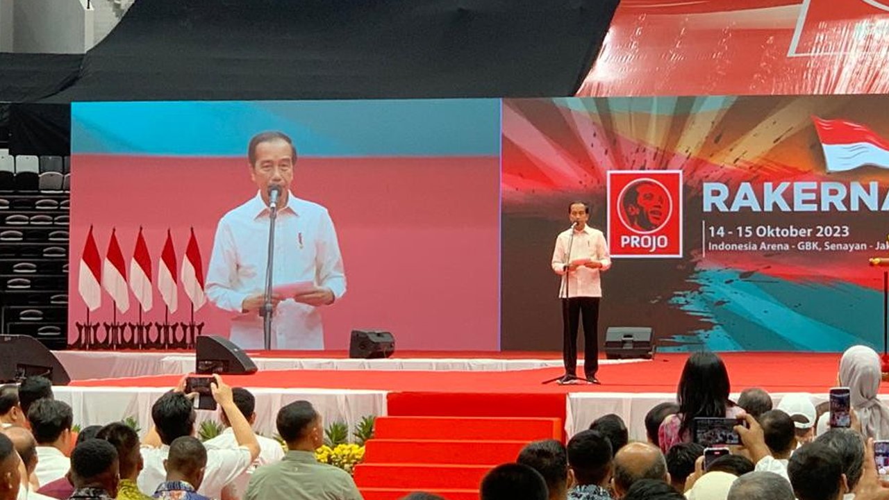 Presiden Joko Widodo atau Jokowi menghadiri Rakernas Projo di Indonesia Arena, Sabtu (14/1/2023). (Foto: Delvira Hutabarat/Liputan6.com).