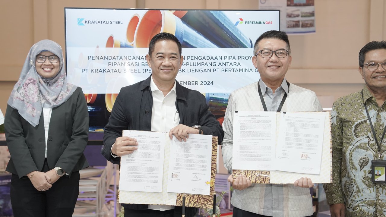 <p>Penandatanganan kerja sama antara Krakatau Steel dengan Pertagas mengenai penyediaan jasa pipanisasi Bahan Bakar Minyak (BBM). (Dok Pertamina)</p>
