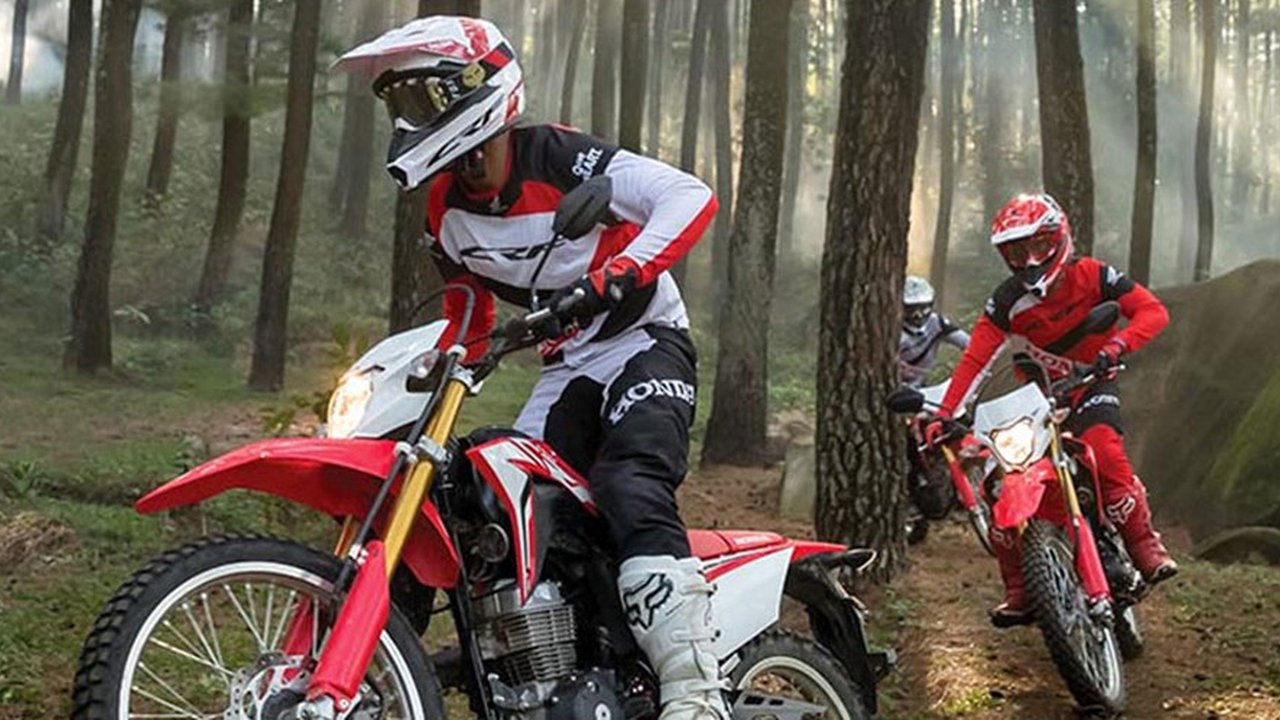 Rekomendasi dan Harga Motor Trail Honda Cocok untuk Off-Road