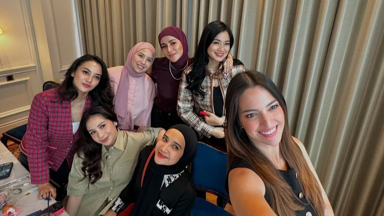 Potret Geng Cendols Kumpul Bareng Meski Formasi Tidak Lengkap, Pamer Cincin Segede Gaban