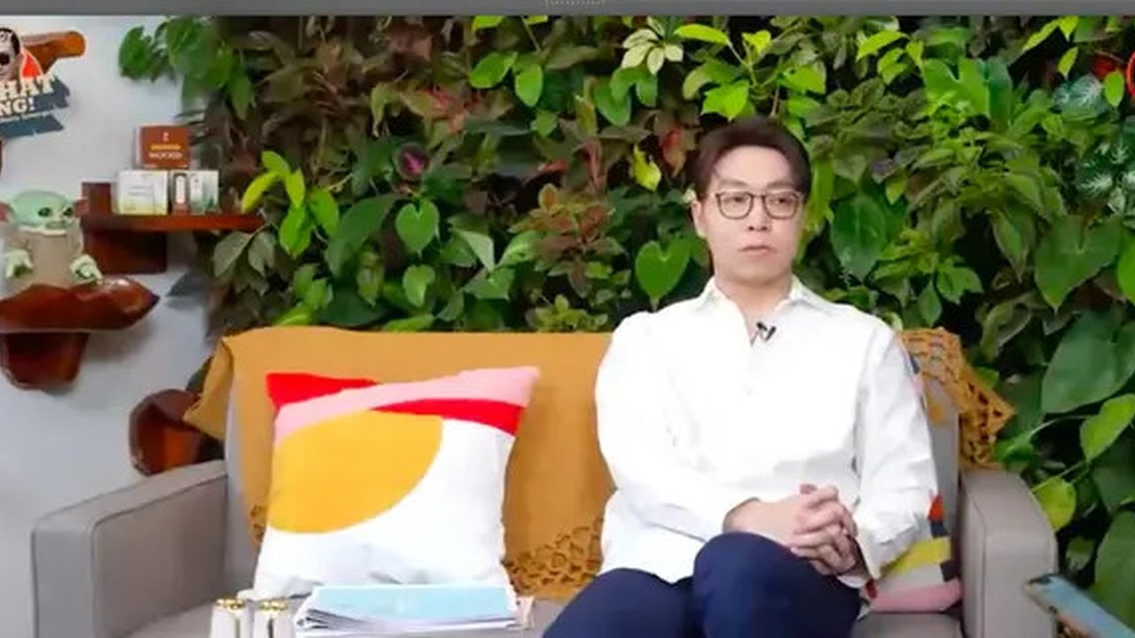 Dr. Richard Lee saat tampil di podcast Curhat Bang.