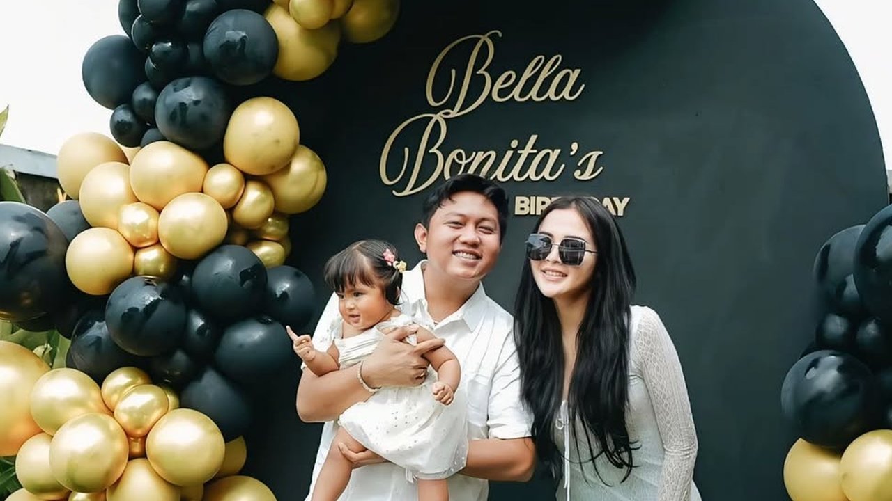 Potret Denny Caknan Rayakan Ulang Tahun Bella Bonita, Beri Doa Penuh Cinta