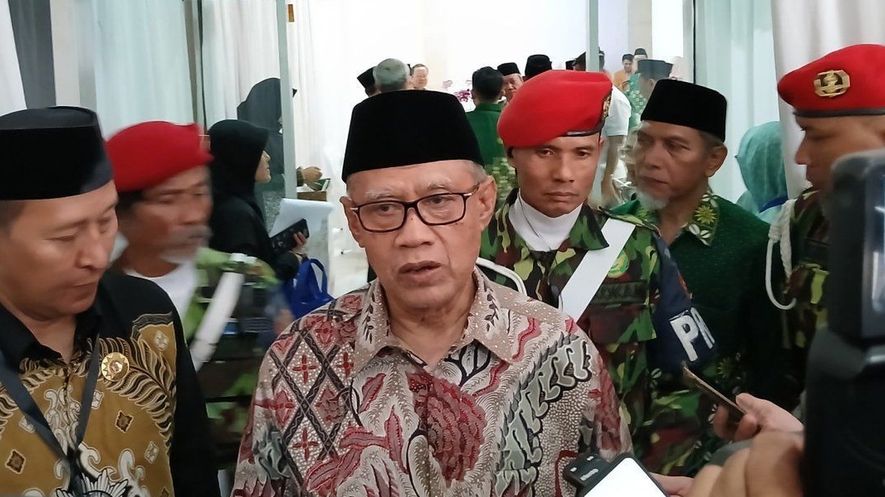 Menjelang hari pencoblosan Pemilihan Kepala Daerah (Pilkada) tanggal 27 November 2024, Ketua Umum PP Muhammadiyah Haedar Nashir mengajak masyarakat yang punya ...