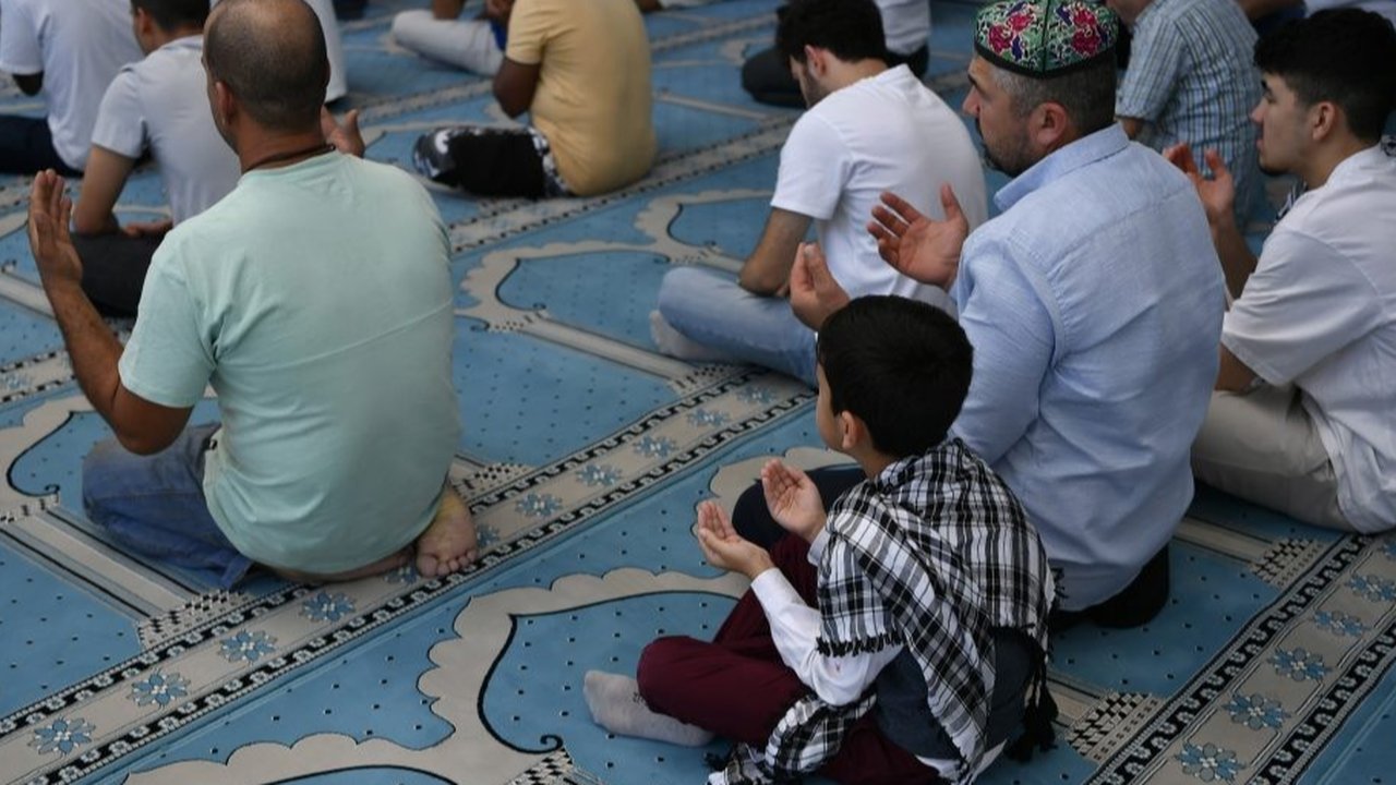 Doa Tahlil NU yang Singkat Arab dan Artinya