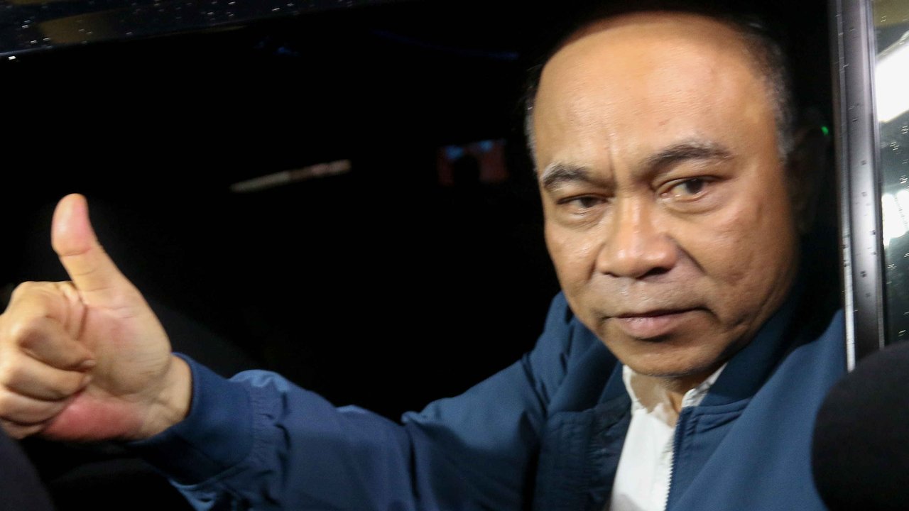 Menteri Koperasi Budi Arie Setiadi memberi keterangan usai menjalani pemeriksaan di Bareskrim Polri, Jakarta, Kamis (19/12/2024). Budi Arie diperiksa oleh penyidik Korps Pemberantasan Tindak Pidana Korupsi (Kortastipidkor) Polri dalam kapasitasnya sebagai Mantan Menteri Komunikasi dan Informatika terkait kasus judi online yang melibatkan oknum Kementerian Komunikasi dan Digital (Komdigi).