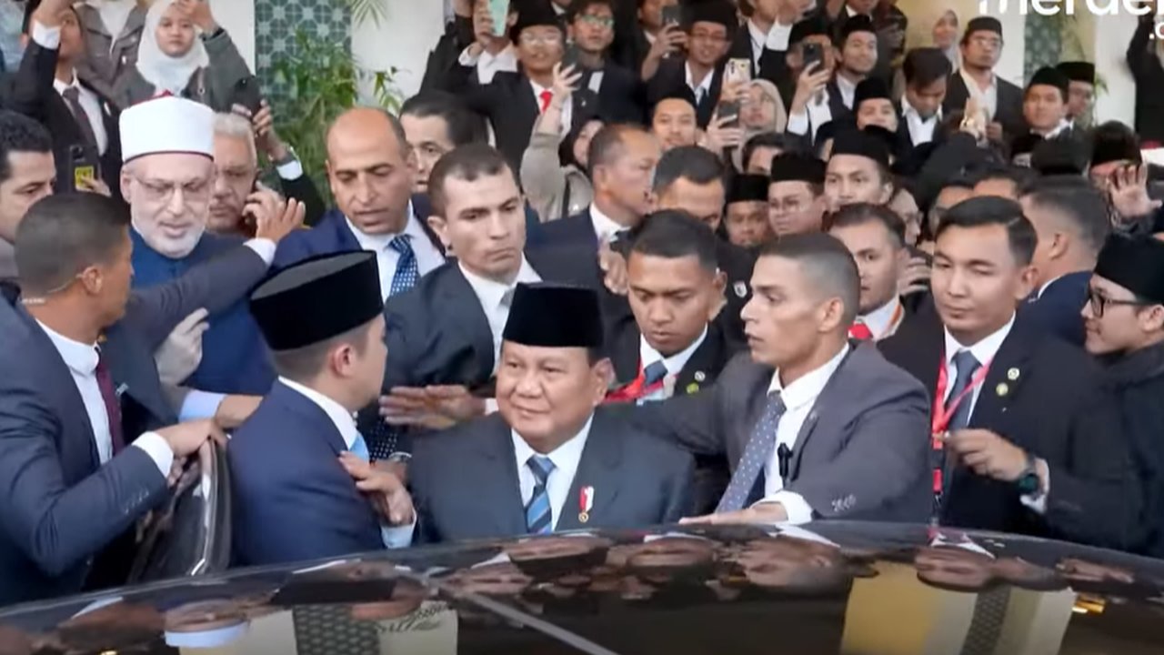 Prabowo Bertemu Mahasiswa Indonesia di Al-Azhar Mesir