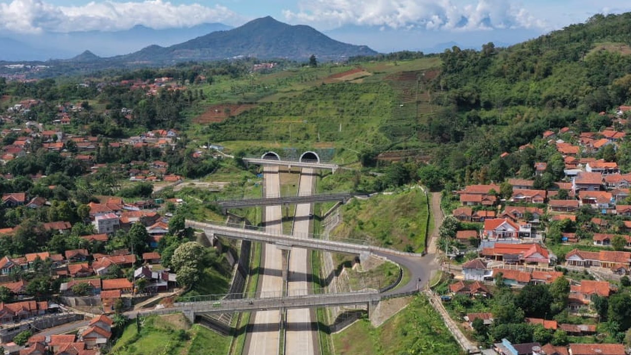 Perlu Beristirahat dalam Perjalanan ke Bandung? Berikut Daftar Rest Area Terbaik