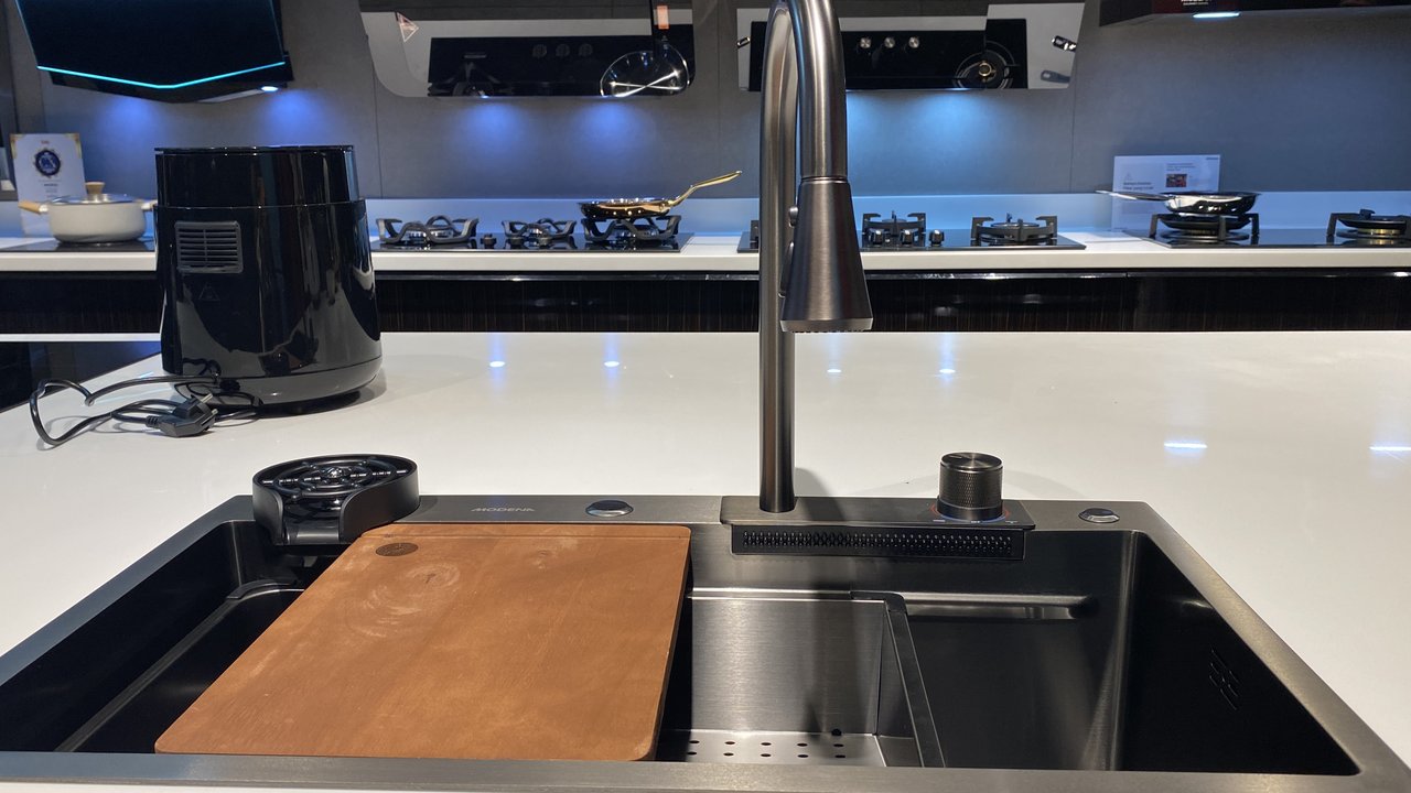 Cara Mudah Membersihkan Wastafel Dapur yang Bau Tanpa Produk Mahal (Foto: Dokumen/Modena Indonesia)