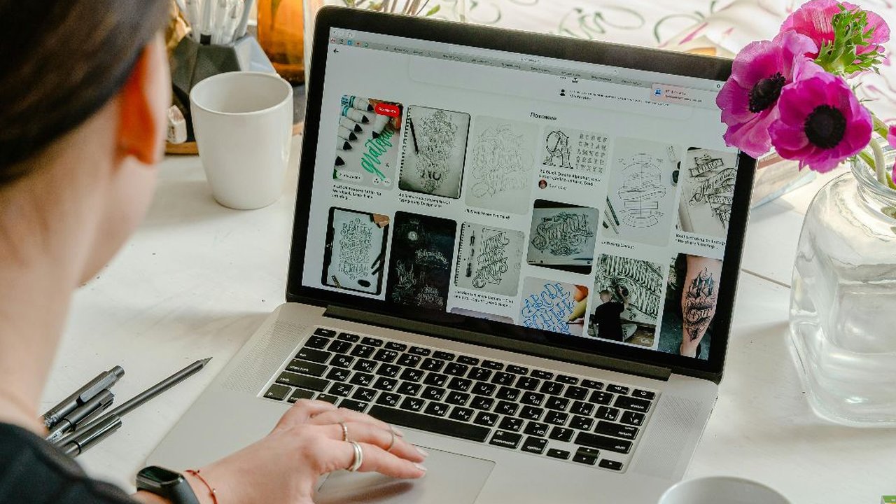 Rekomendasi ide bisnis online berpeluang tinggi yang cocok untuk anak muda.