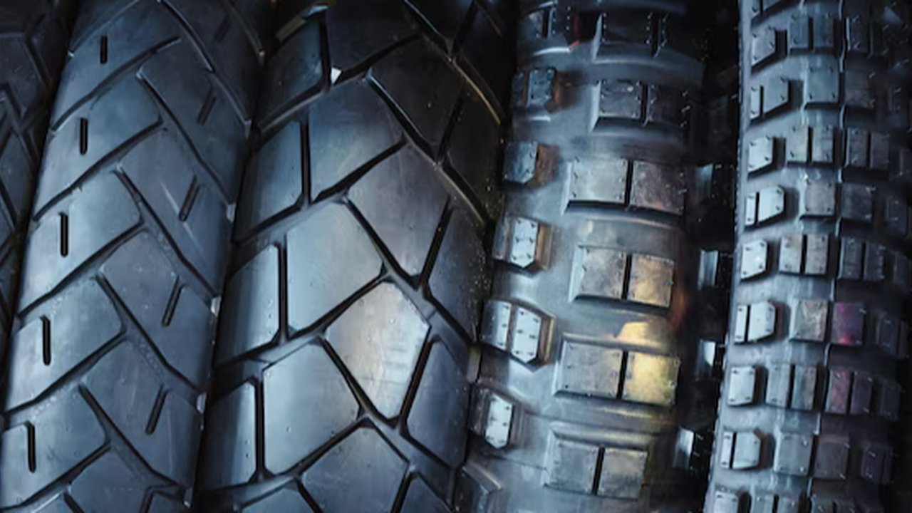 Hal yang Perlu Anda Ketahui Sebelum Beralih ke Ban Motor Dual-Sport