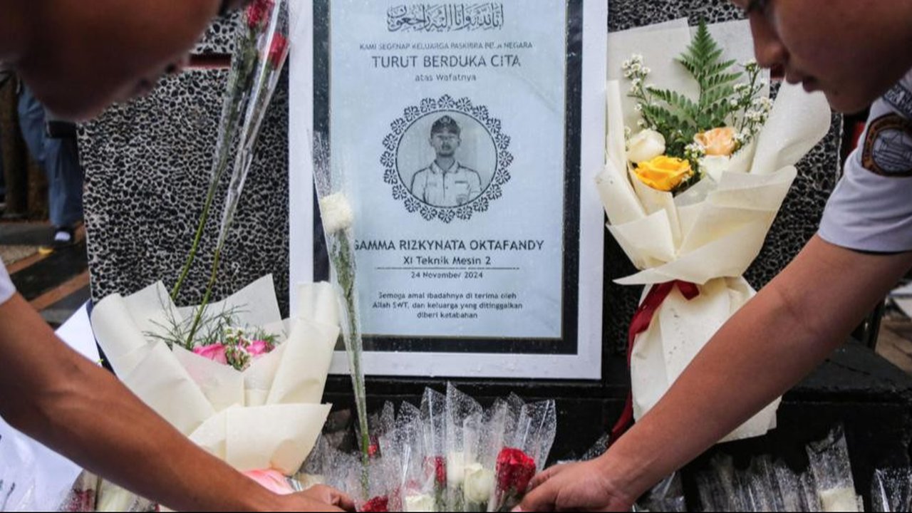 Kasus tewasnya pelajar SMK di Semarang telah memicu kritik luas dari kalangan pegiat HAM terkait dengan pembunuhan di luar proses hukum dan penggunaan senjata api oleh polisi. Namun, polisi mengatakan kasus ini terkait dengan tawuran dan pembelaan diri dari serangan.