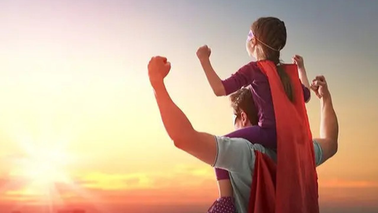 Ayah dan Anak. (foto: Pinterest/Freepik).