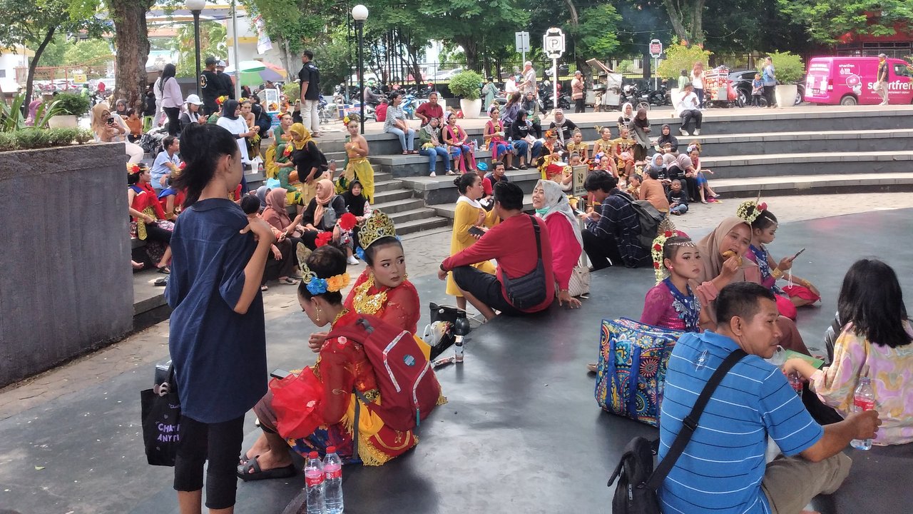 Ratusan penari cilik gagal pentas