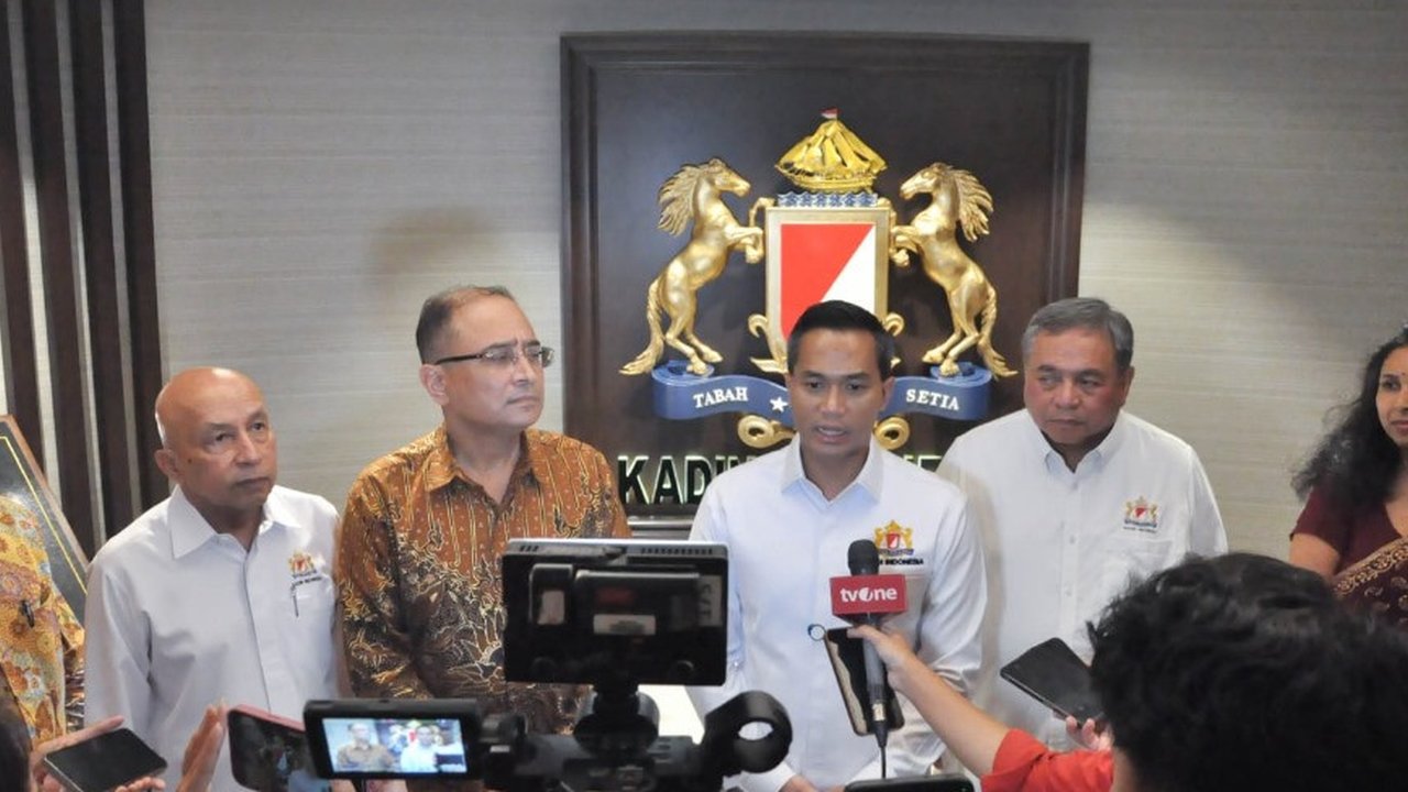 <p>Ketum Kadin Indonesia Anindya Bakrie bertemu dengan Duta Besar India untuk Indonesia, Sandeep Chakravorty di Menara Kadin Indonesia, Kuningan, Jakarta. (Ist)</p>