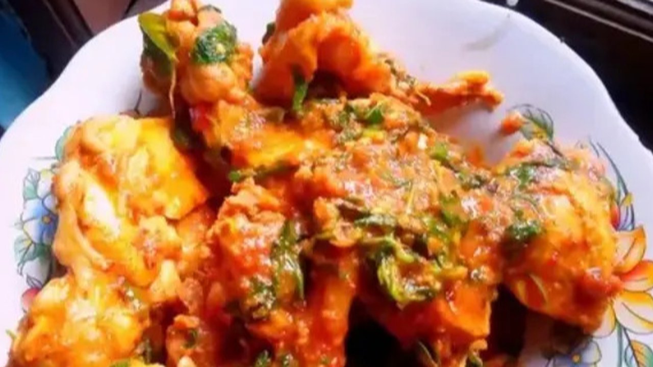 Resep ayam suwir kemangi bumbu Bali. (dok. Cookpad @ben04lun4)