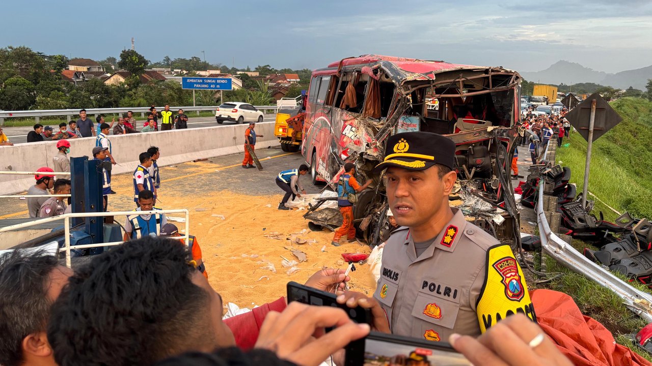 Bus Kecelakaan Maut di Tol Malang