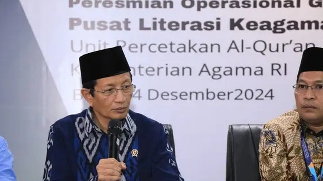 Menteri Agama (Menag) Nasaruddin Umar meresmikan operasional Gedung Pusat Literasi Keagamaan Islam (PLKI) Unit Percetakan Al-Qur'an (UPQ) Kementerian Agama di Ciawi, Bogor. (Liputan6.com/Ac