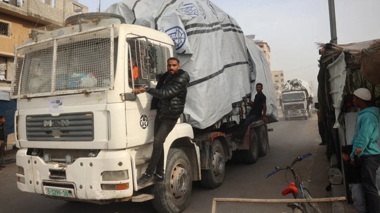 truk bantuan ke gaza