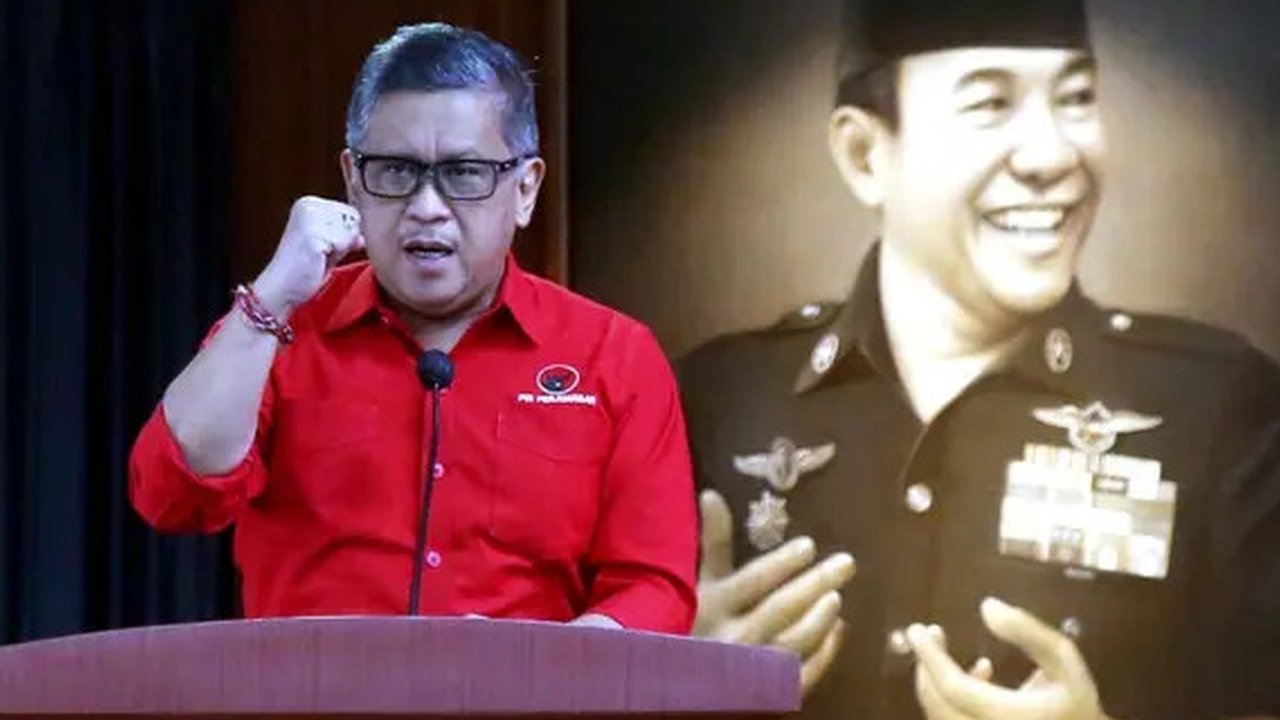 Sekretaris Jenderal DPP PDI Perjuangan (PDIP) Hasto Kristiyanto saat membuka Sekolah Hukum yang digelar DPP PDIP di Sekolah Partai DPP PDIP, Lenteng Agung, Jakarta Selatan, Jumat (14/6/2024).