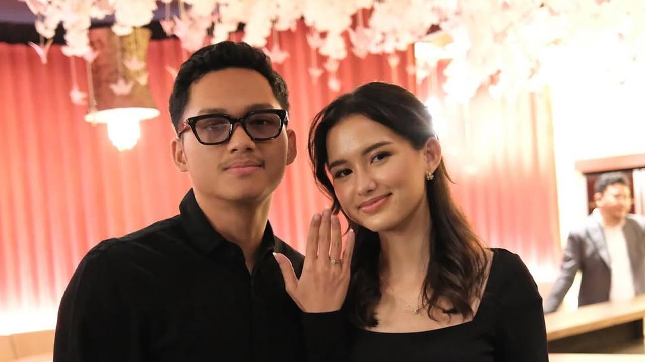 7 Artis yang Lamaran di 2024, dari Azriel Hermansyah-Sarah Menzel hingga Al Ghazali-Alyssa Daguise